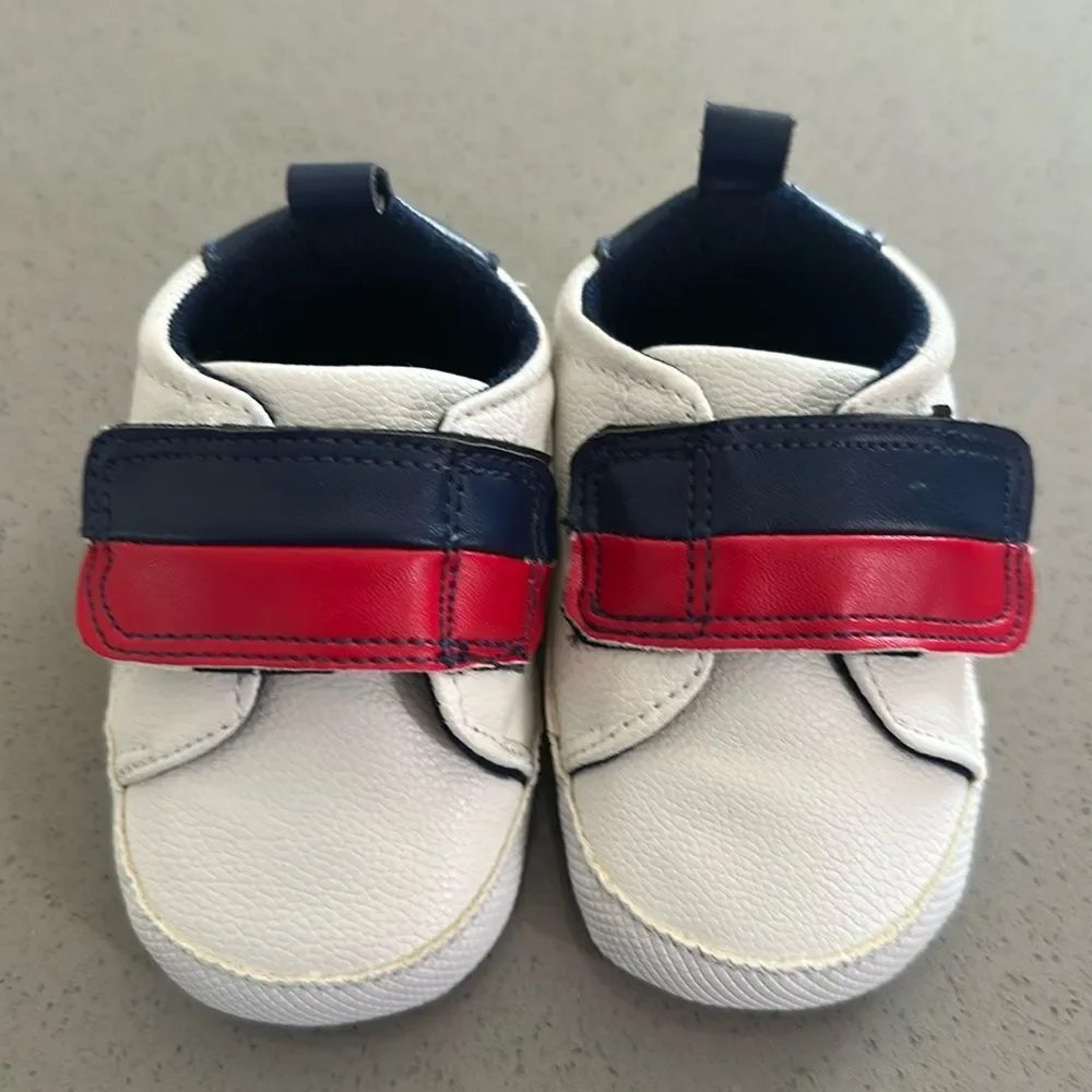 Rising Star white with navy blue and red strap Crib shoes size infant 6-9 months